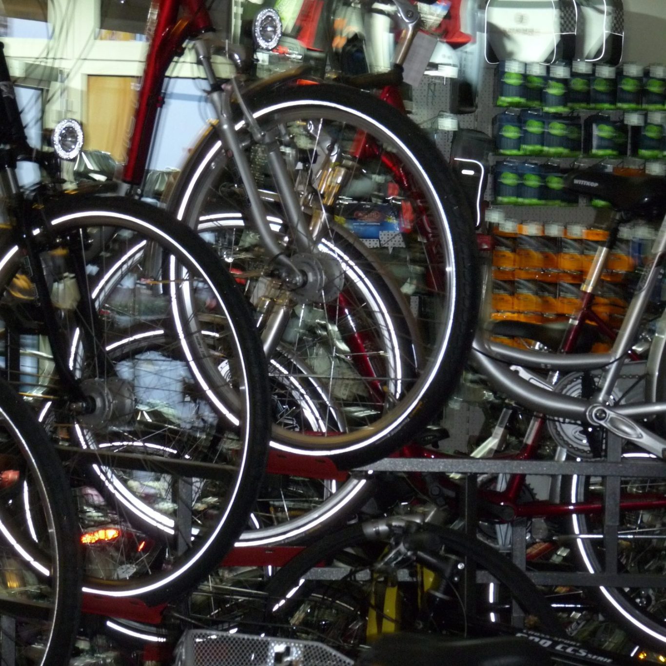 Verkaufsraum1 Fahrräder in einem Fahrradgeschäft